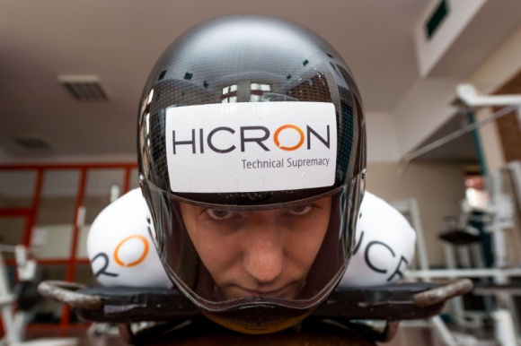 Hicron wspiera polskiego skeletonistę LIFESTYLE, Sport - Dzięki wsparciu firmy Hicron, wrocławskiego integratora rozwiązań IT, jedyny polski skeletonista reprezentował Polskę w zawodach Pucharu Europy. Ambicją zawodnika jest wskrzeszenie w Polsce tej dyscypliny sportu.