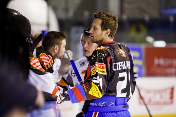 Beczka śmiechu na lodowej tafli… czyli XIII edycja Hokeja z Gwiazdami LIFESTYLE, Sport - Mariusz Czerkawski, Kamil Durczok, Stachursky, Natalia Siwiec – to tylko kilka spośród wielu gwiazd, które zaprezentują swoje umiejętności podczas hokejowego starcia artystów ze sportowcami.