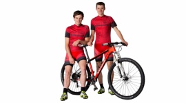 MTB Team Kreidler z nowym sprzętem i poważnymi celami LIFESTYLE, Sport - Kolarze MTB Team Kreidler (Werksteam) udanie rozpoczęli tegoroczny sezon, zdobywając już w swoich pierwszych startach miejsca na podium. W tym roku drużyna startuje na karbonowych rowerach Kreidler Stud 29er.