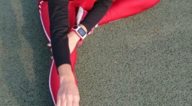 Sportowy zegarek - jaki wybrać? LIFESTYLE, Sport - Nikogo już nie dziwi widok osoby trenującej w parku, czy na pobliskiej bieżni. Zorganizowane zawody biegowe cieszą się dużym zainteresowaniem i ich organizatorzy nie muszą martwić się o frekwencję.