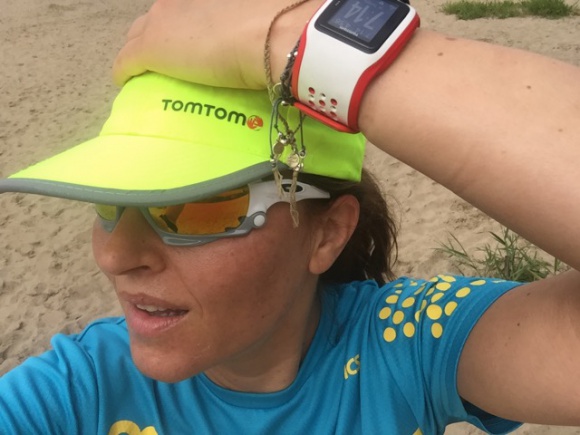 Beata Sadowska z TomTom Team LIFESTYLE, Sport - Firma TomTom oferująca zegarki dla osób czynnie uprawiających sport zaangażowała się w nowy projekt. Na trasach biegowych można spotkać członków TomTom Team, których wyróżniają zielone koszulki oraz zegarki sportowe TomTom Runner Cardio.