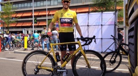 Rohan Dennis i jego żółty BMC teammachine SLR01