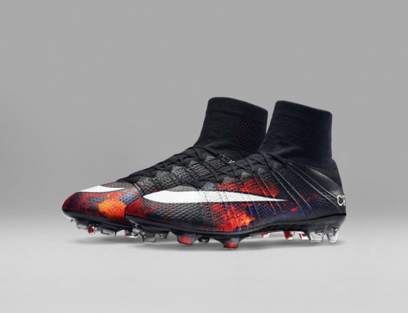 CR7 Rozdział I: Dzikie piękno – Savage Beauty LIFESTYLE, Sport - Celebrując dokonania Ronaldo i jego nadchodzące sukcesy, Nike stworzyło kronikę osiągnięć, zapisaną w serii siedmiu edycji butów Mercurial Superfly CR7.