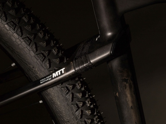 BMC wprowadza system MTT. Tłumienie drgań tak efektywne jeszcze nie było LIFESTYLE, Sport - W kolekcji rowerów BMC na 2016 r. jedną z najważniejszych nowości są rowery górskie BMC teamelite 01, które zostały zaprojektowane z myślą o specyfice tras cross-country (XC). W modelach tych zastosowano m.in. system Micro Travel Technology (MTT).