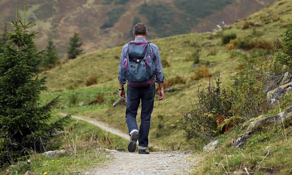 Na trekking gotowi – start! Czyli jak przygotować się do trekkingu po górach LIFESTYLE, Sport - Tekking to nic innego jak wielogodzinna, a niekiedy wielodniowa piesza wędrówka po górach. Obecnie, ten rodzaj aktywności staje się coraz bardziej popularną formą spędzania wolnego czasu czy wakacji.