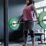 WEWNĘTRZNA SIŁA: AMNA AL HADDAD PODNOSI SZTANGĘ
