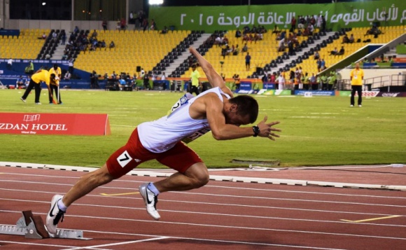 Walczy o Paraolimpiadę. Pomagają mu architekci LIFESTYLE, Sport - Przebiegli ponad 2 tys. kilometrów i nie chcą przestać. Biegną nie tylko dla siebie – meblarze i architekci uczestniczący w akcji „Bieg Po Moc” pokonują kilometry, by pomóc Michałowi Derusowi w walce o złoto na Paraolimpiadzie w Rio de Janeiro.