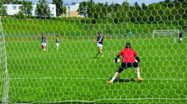 Bundesliga w pomorskim Debrznie LIFESTYLE, Sport - 6 sierpnia w Debrznie odbędą się testy sprawnościowe dla młodych piłkarzy. Najlepsi zostaną objęci monitoringiem treningowym i uzyskają możliwość prezentacji swoich umiejętności w czasie meczów skautingowych do Bundesligi.