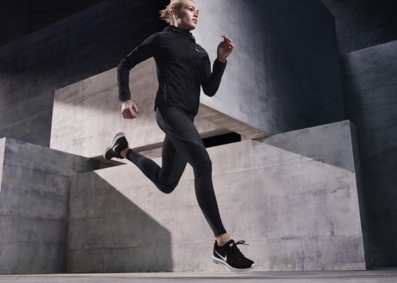 NIKE ZONAL STRENGTH TIGHTS ‒ DOBIERZ LEGGINSY DO DYSCYPLINY LIFESTYLE, Sport - Legginsy Nike Zonal Strength Tights zostały zaprojektowane tak, by wspierać kluczowe grupy mięśni.