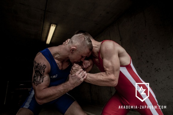 Silny, sprawny, wytrzymały. Zapasy są lepsze niż crossfit