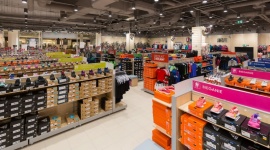 Więcej sportu we Wrocławiu LIFESTYLE, Sport - Buty i ubrania najbardziej znanych firm, profesjonalny sprzęt sportowy, doradztwo fachowej obsługi, a to wszystko na ponad 800-metrowej powierzchni. Marka Martes Sport otworzyła swój sklep w Magnolia Park. To kolejna nowość w największej galerii handlowej na Dolnym Śląsku.