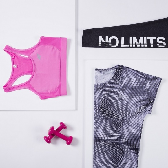 Garderoba sportowca-amatora – czego nie może w niej zabraknąć? LIFESTYLE, Sport - Sport to sposób na lepszą figurę, a także poprawę humoru, bo aktywność fizyczna sprawia, że organizm nie tylko wylewa siódme poty, ale i wytwarza endorfiny. Działanie hormonów szczęścia może jednak zniwelować źle dobrany strój