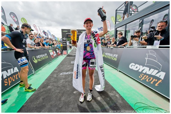 Triathlon pretendentem do miana sportu narodowego LIFESTYLE, Sport - Sezon triathlonowy nabiera tępa. Sport ten cieszy się coraz większym zainteresowaniem wśród Polaków. Nie bez powodu – ta dyscyplina to kombinacja łącząca w sobie 3 konkurencje sportowe najpopularniejsze wśród Polaków: bieg, kolarstwo oraz pływanie.