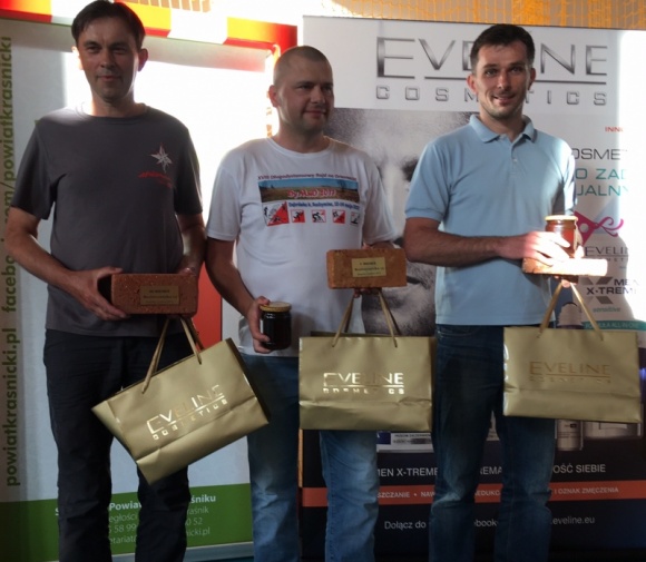 Eveline Cosmetics MEN X-TRÊME patronem rajdu na orientację Roztoczańska 13-tka LIFESTYLE, Sport - 3 czerwca b.r. odbyła się kolejna edycja rajdu na orientację Roztoczańska 13-tka. Po dotarciu na metę uczestnicy mieli okazję poznać zalety męskiej linii MEN X-TRÊME marki Eveline Cosmetics - sponsora zawodów.