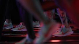 POZNAJCIE NOWE NIKE ZOOM PEGASUS TURBO LIFESTYLE, Sport - Do rodziny Nike Air Zoom Pegasus dołącza nowy, super szybki model, stworzony w oparciu o wskazówki przekazane przez biegaczy - Nike Zoom Pegasus Turbo.