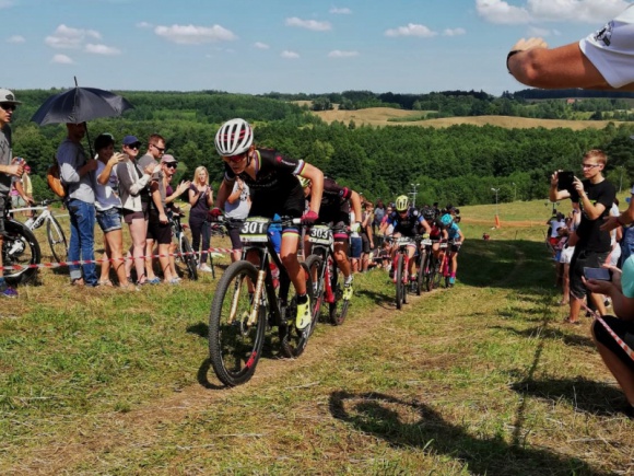 Maja Włoszczowska i Bartłomiej Wawak mistrzami Polski MTB! LIFESTYLE, Sport - Zawodniczka Kross Racing Team w niedzielę, 22 lipca, w Mrągowie pokonała o ponad minutę Katarzynę Solus-Miśkowicz i Gabrielę Wojtyłę.
