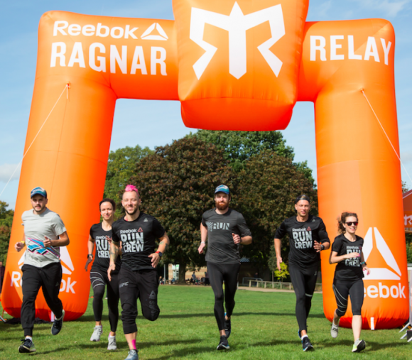 Kolejny start Polaków w Reebok Ragnar Relay! LIFESTYLE, Sport - Trwająca blisko 24 godziny, biegowa sztafeta wzdłuż historycznych wałów rzeki Elba aż do tajemniczego Morza Wattów. To z tą malowniczą trasą, 25 sierpnia, zmierzy się 10-osobowa polsko-czeska ekipa Reebok. Polska reprezentacja wystartuje w biegu już po raz drugi!