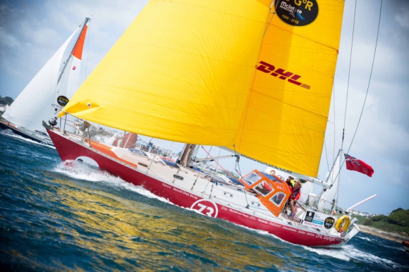 Susie Goodall dotarła do Australii LIFESTYLE, Sport - • Wspierana przez DHL Express Susie Goodall przybyła już do australijskiej zatoki Storm Bay jachtem "DHL Starlight" • Od 1 lipca, czyli dnia rozpoczęcia samotnego, nieprzerwanego rejsu dookoła świata, przepłynęła już przez Atlantyk i Ocean Indyjski ponad 14 500 mil morskich