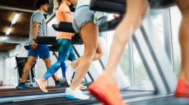 Postanowienia noworoczne – jak je planować? LIFESTYLE, Sport - Nadejście nowego roku kalendarzowego to czas podsumowań i doskonały moment na wprowadzenie pewnych zmian w swoim życiu. Warto jednak podejść do tego z głową, bo co z tego, jeśli kupimy karnet na basen, skoro pójdziemy tam tylko raz.