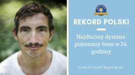 Paweł Mej po raz kolejny w rekordowym biegu boso LIFESTYLE, Sport - Paweł Mej w kolejnym rekordowym biegu boso! Tym razem podczas 39. Półmaratonu Gochów, Paweł Mej – wybitny polski biegacz podejmie się próby pobicia Rekordu Polski na Najdłuższy dystans pokonany boso w 24 godziny.