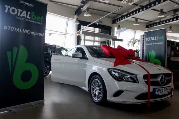 Mariusz odebrał Mercedesa za Kasomanię 2.0! „Wielkie przeżycie” LIFESTYLE, Sport - Wygranie Mercedesa CLA w loterii promocyjnej TOTALbet „Kasomania 2.0” było dużym przeżyciem dla Mariusza z Nasielska.