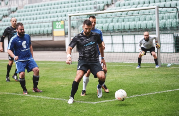 Piłka nożna wysokich lotów. Mistrzostwa lotnisk we Wrocławiu LIFESTYLE, Sport - Dwa dni wyrównanej rywalizacji na Stadionie Wrocław wyłoniły Mistrza Polski Portów Lotniczych 2019 w Piłce Nożnej. Najlepszym zespołem turnieju okazał się Szczecin. Wrocław zdobył tytuł drużyny Fair Play.