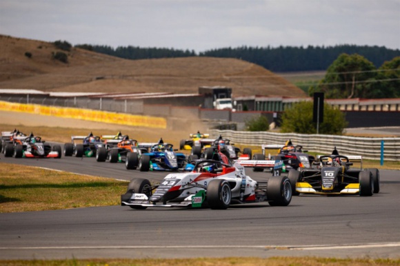 Z Toyota Racing Series do F1, czyli jak to robią w Nowej Zelandii LIFESTYLE, Sport - Nowozelandzka Toyota Racing Series wychowała czterech kierowców, którzy w 2020 roku będą ścigać się w F1. W czym tkwi sekret cyklu organizowanego przez Toyota Gazoo Racing New Zealand?