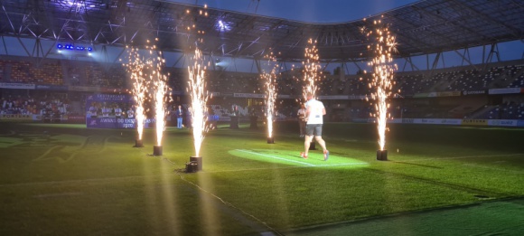 Wygrane, otwarcia, jubileusze. Jak świętuje się w sporcie? LIFESTYLE, Sport - Pirotechniczne show jest stałym elementem niejednego sportowego święta. Jak robią to u nas, a jak za granicą?