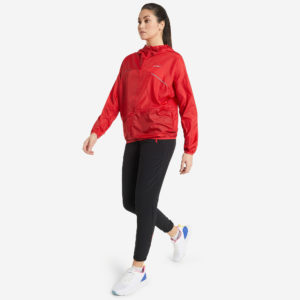 Kurtka damska Demix dostępna w GO Sport_2 Czym kierować się przy doborze stroju do biegania? Biegiem do lata? Wyposaż się w odpowiednią odzież sportową!