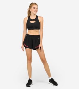 Stanik sportowy Demix dostępny w GO Sport 49,99 zł_2 Czym kierować się przy doborze stroju do biegania? Biegiem do lata? Wyposaż się w odpowiednią odzież sportową!